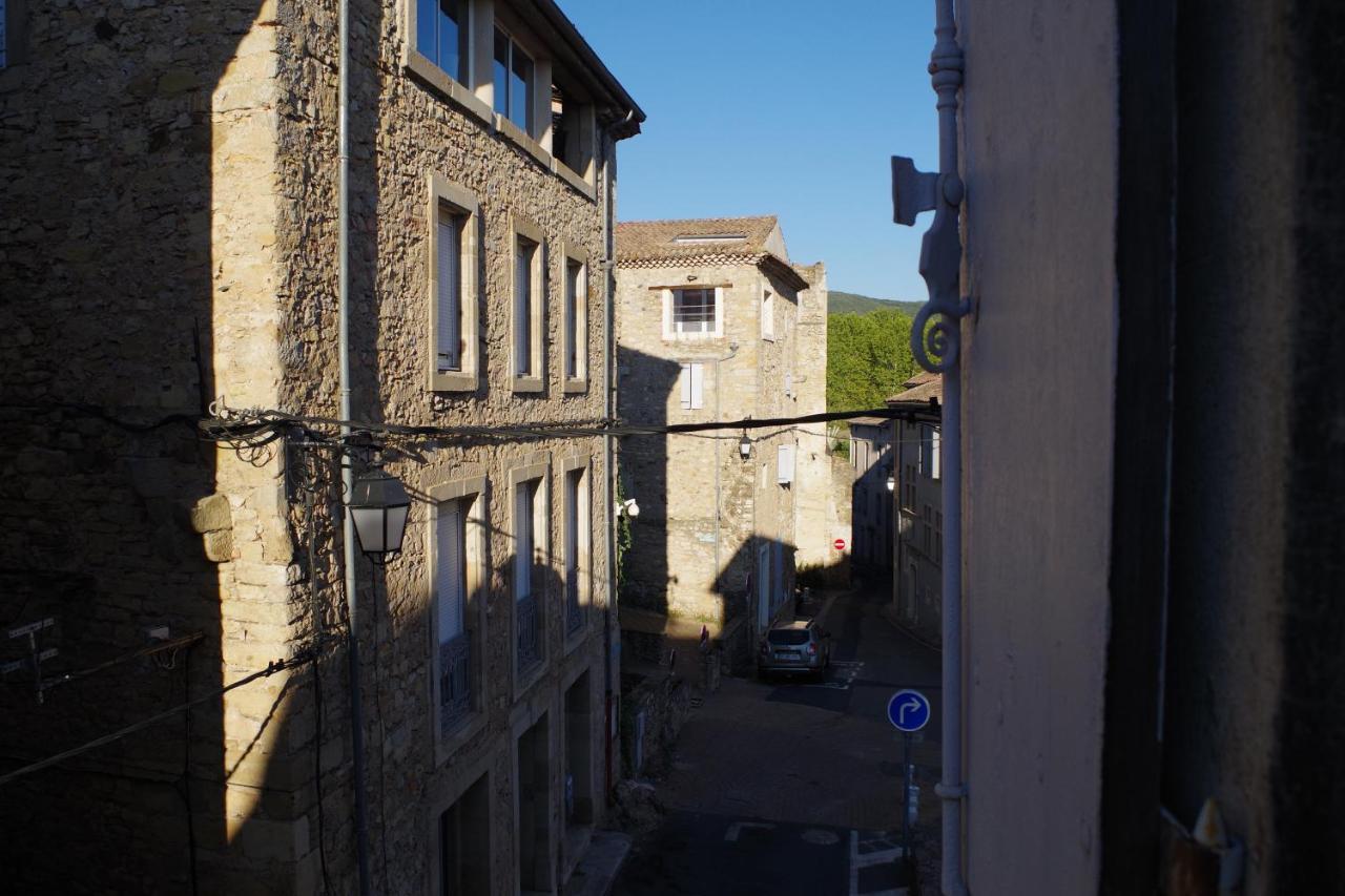 Hotel La Tour De L'Ange Hérépian Exterior foto